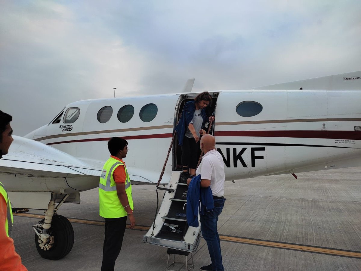 bladeindia's tweet photo. Our guests enjoyed a comfortable and seamless flight experience on our Mumbai-Surat Charter. 

When it comes to spontaneous,  hassle-free, same-day travel, choose BLADE.​
  ​
#FlyBLADE #BLADEfliers #privatecharter #privateaviation #DoMoreWithTime #Helicopter #UAM #aviation https://t.co/cL35MNvaLE