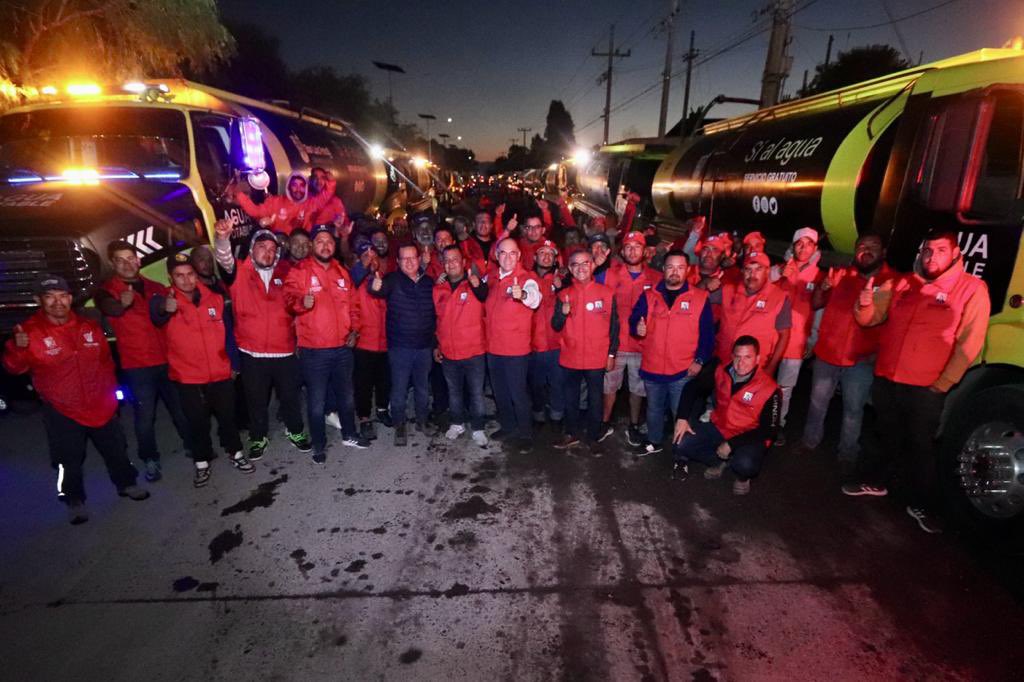 EF_Galindo's tweet photo. Siempre he creído que lo mejor que tiene San Luis Potosí es su gente y hoy lo confirmo. Trabajando fuerte y trabajando unidos estamos enfrentando esta crisis hídrica que no nos da tregua.

¡Nuestro amor a la Capital es nuestra fuerza! https://t.co/E8sXicLezj
