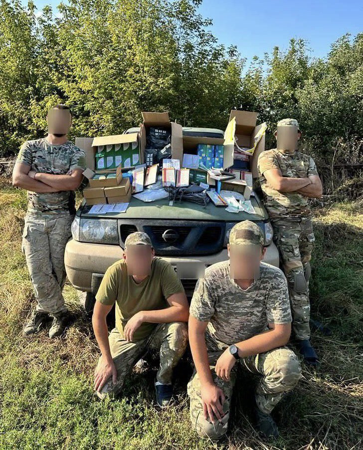 lvivplast's tweet photo. Маємо фотозвіт від військових з 72 бригади Чорних Запорожців 🔥

Передали нашим захисникам та захисницям:
✅ Ізраїльські бандажі
✅ Оклюзійні повʼязки
✅ Алюмінієві шини
✅ Назофарингіальні повітропроводи та лубриканти для них https://t.co/yItfuwqqmB