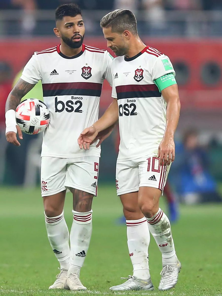 ofertastorcida's tweet image. Esse manto é uma das camisas mais lindas de toda história do Flamengo. Absurdo!