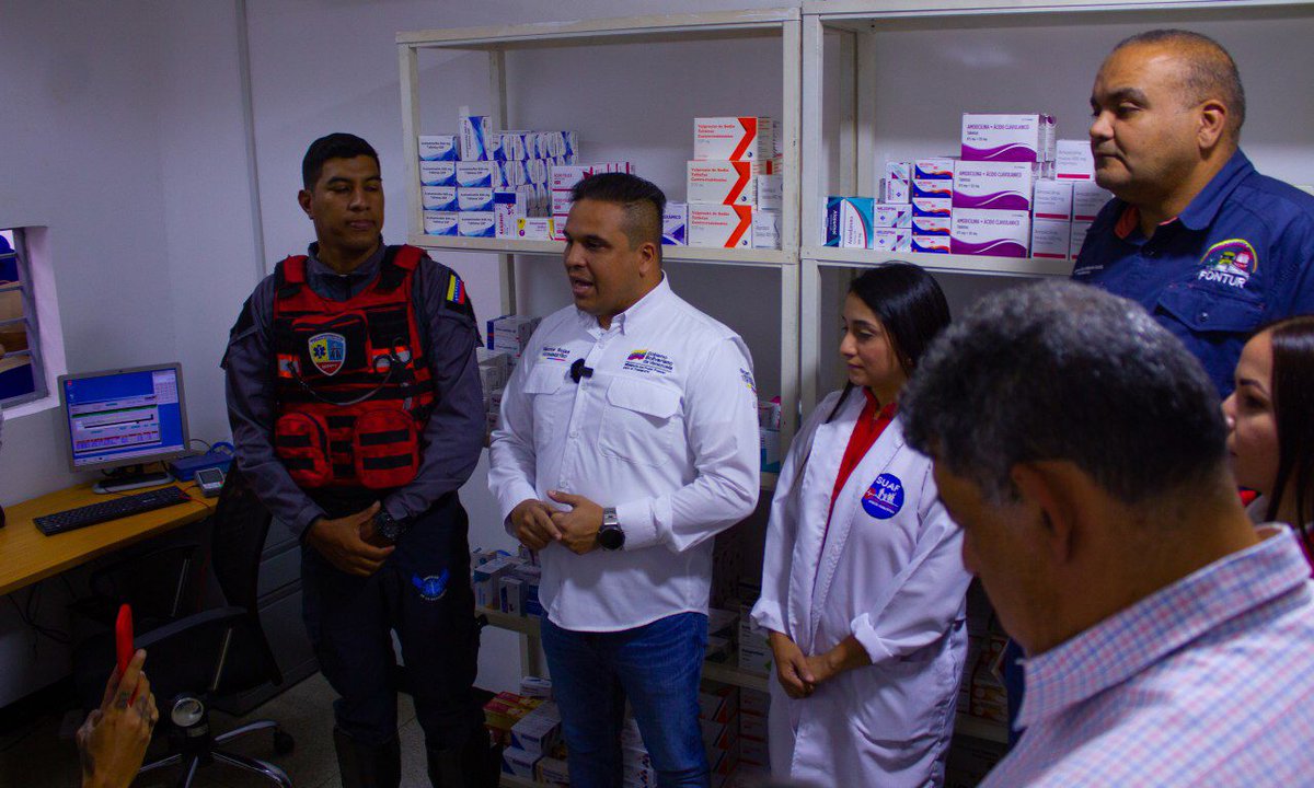 👏 ¡Un logro más! Ahora trabajadores de <a href="/FonturOficialve/">Fontur</a> cuenta con el servicio de Farma Fontur para adquirir los medicamentos a precios solidarios en articulación perfecta con <a href="/suaf_ve/">Suaf.ve</a> 💊.

#VidaYPazSonLaPremisa 
#FonturEnLaCalle 
#Los32DeFontur

<a href="/NicolasMaduro/">Nicolás Maduro</a>
<a href="/ELOYSULBARAN/">Eloy Chiquitín</a>