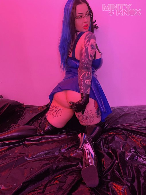 2 days till my birthday, so now I&rsquo;ll have a HUGE SALE on my 🤍💙 spicy site ! 😍🎉 🔐 https://t.co/SaunFwTGvS 🔓<a href="/tag/fetish"class="tags"><span>#fetish</span></a><a href="/tag/biglips"class="tags"><span>#biglips</span></a><a href="/tag/goth"class="tags"><span>#goth</span></a><a href="/tag/harness"class="tags"><span>#harness</span></a><a href="/tag/fishnet"class="tags"><span>#fishnet</span></a><a href="/tag/alternativegirl"class="tags"><span>#alternativegirl</span></a>