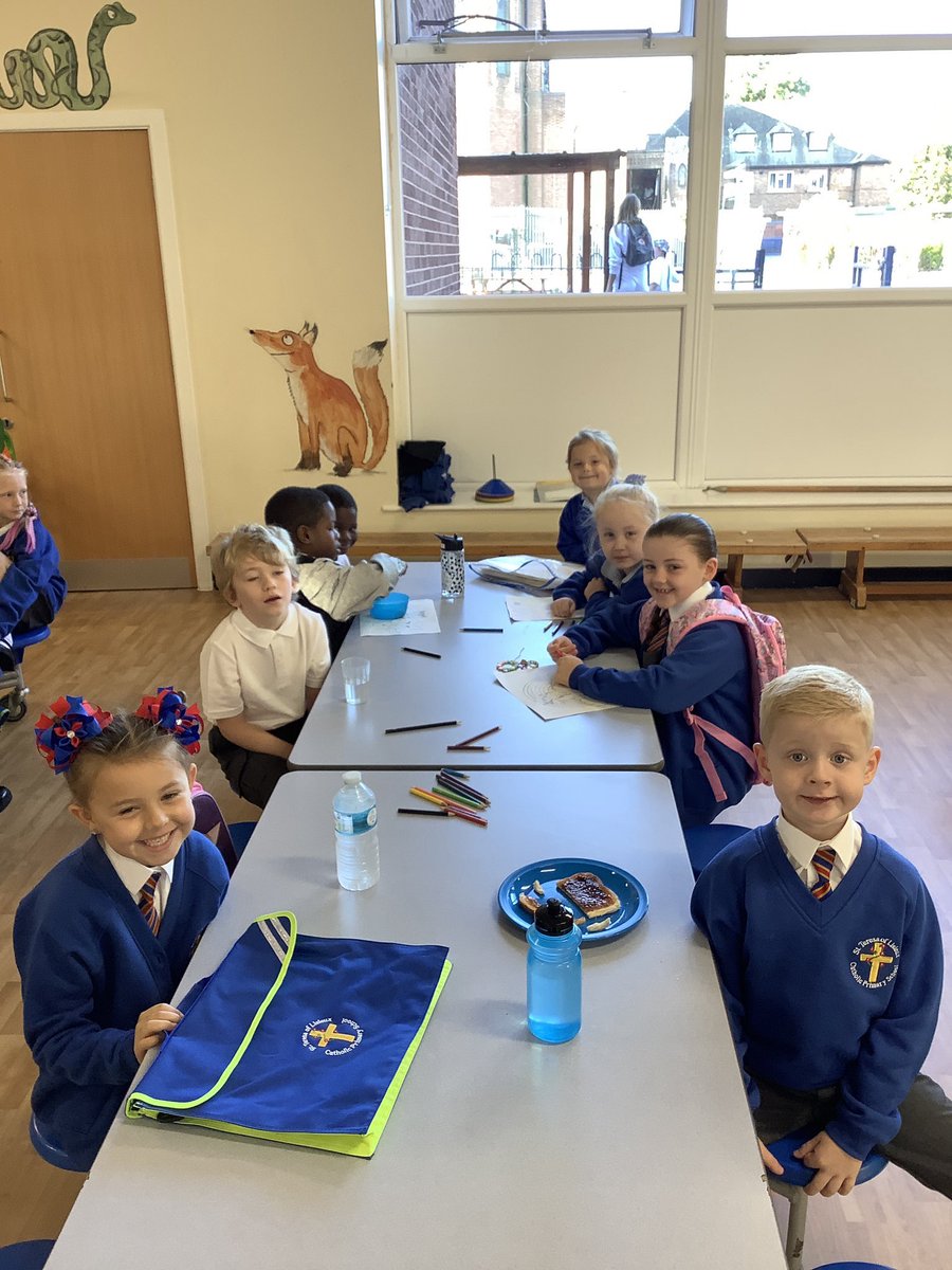 teresaoflisieux's tweet photo. Welcome back Breakfast Club #smileyfaces #lookingsmart #bringonthenewschoolyear ππππ₯πͺππβοΈπ€© https://t.co/Ie8prtWpUL