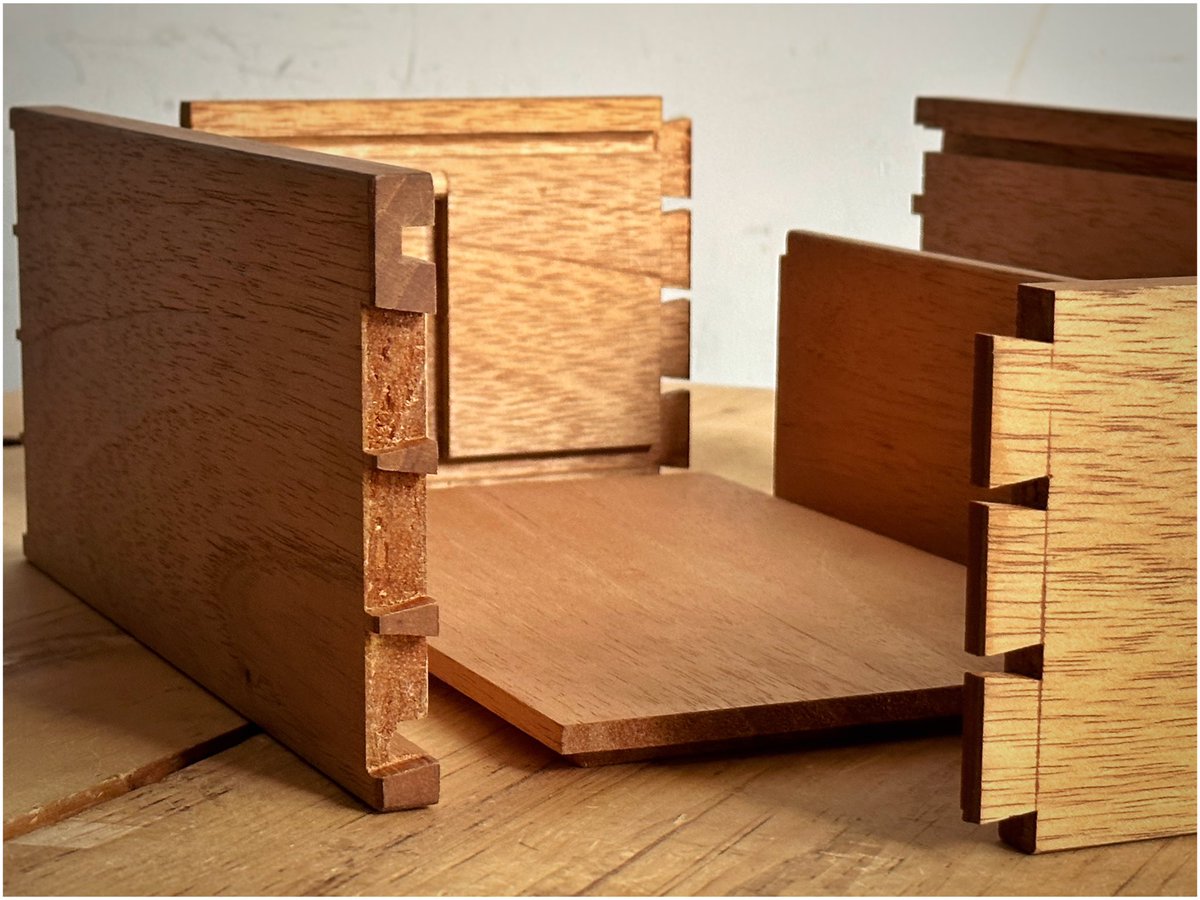 TomFidgen's tweet photo. We’ve added some new class dates and options to our Fall semester! 
“It Starts with a Box” 
Design and build your own custom box using only hand tools. Grooves, rabbets and dovetails. Lots of fun joinery packed into a small project! Register now at the Unplugged Woodshop website. https://t.co/TvKqQCBfE5