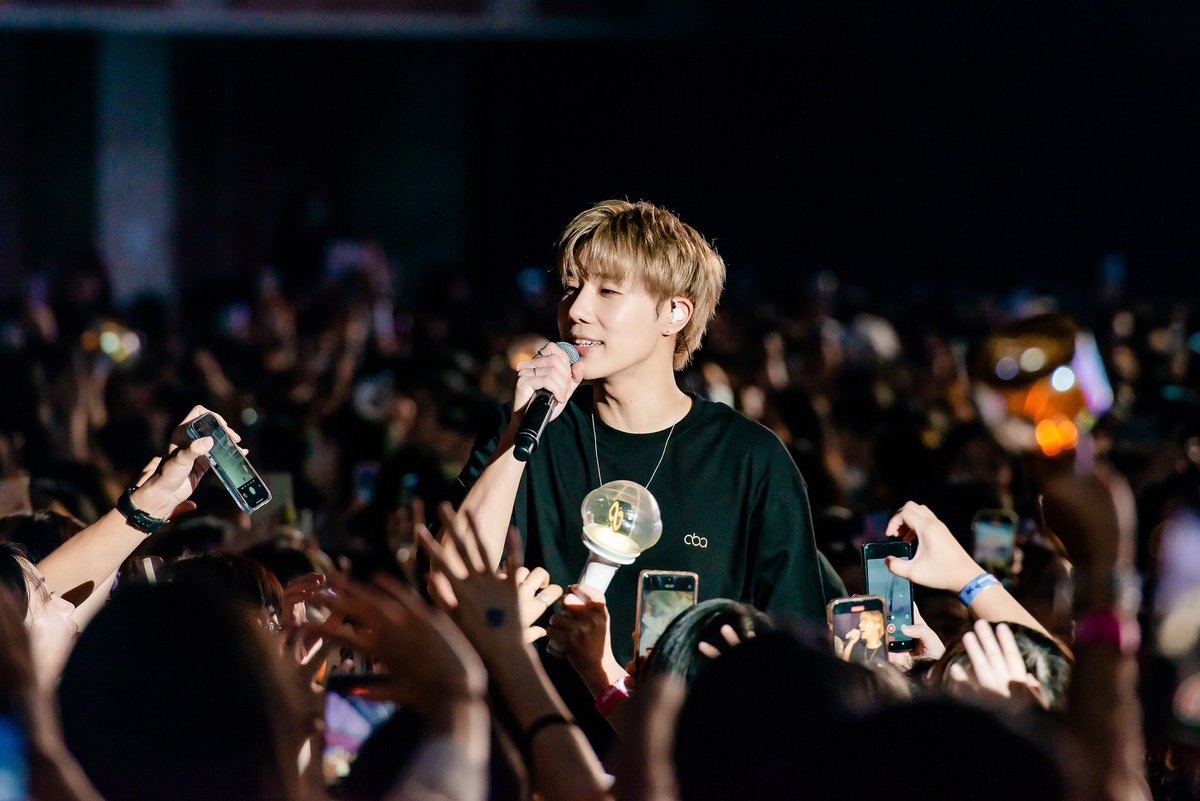 팔 tweet media