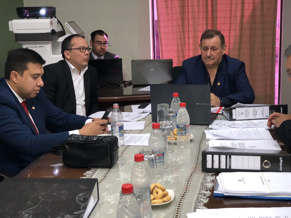 ComDefensaHCD's tweet image. 𝐑𝐞𝐮𝐧𝐢𝐨́𝐧 𝐎𝐫𝐝𝐢𝐧𝐚𝐫𝐢𝐚 𝐝𝐞 𝐥𝐚 𝐂𝐨𝐦𝐢𝐬𝐢𝐨́𝐧

Orden del día 

1. Proyecto de Ley “QUE DISPONE EL TRASLADO DE LA URNA CON LOS RESTOS DEL HÉROE MILITAR, LÍDER POLÍTICO Y PRESIDENTE DE LA REPÚBLICA GENERAL PATRICIO ESCOBAR CÁCERES AL PANTEÓN NACIONAL DE LOS HÉROES”