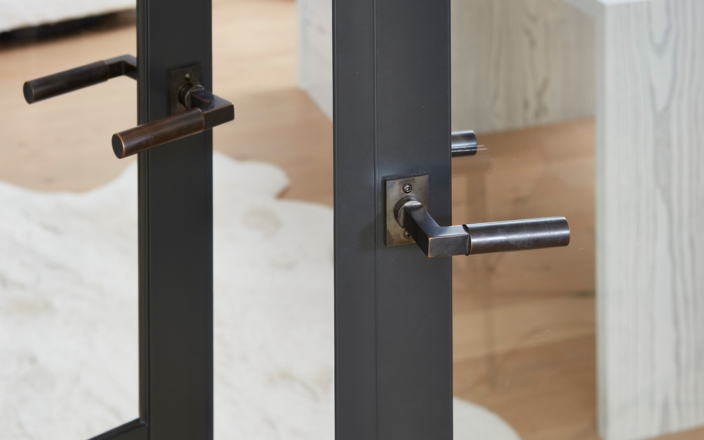 We're all about the details😍

Like the rest of our steel doors, our hardware is from premium European manufacturers. With many finishes available, there are endless ways to customize the look of your steel doors