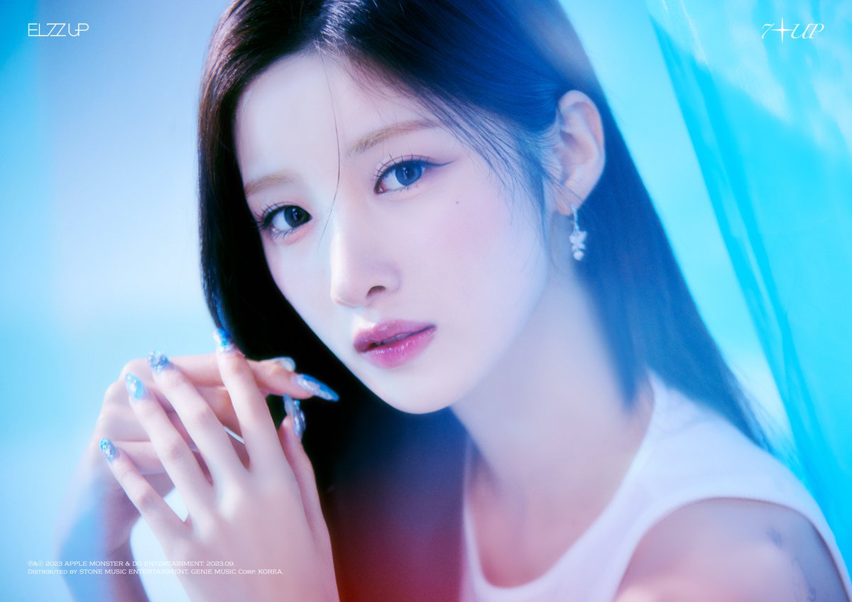 EL7Z UP 1ST MINI ALBUM [7+UP] QUEEN Ver. - CONCEPT PHOTO #1

♟2023.09.14(Thu) 6PM - DIGITAL ALBUM 
🧩2023.09.21(Thu) - PHYSICAL ALBUM

#EL7ZUP #엘즈업 #7PlusUp #20230914_6PM
#나나 #휘서 #유키