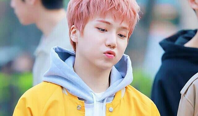 hoseokster's tweet photo. Como vou explicar que é a mesma pessoa? 🗣️ https://t.co/PchpFBRgOY