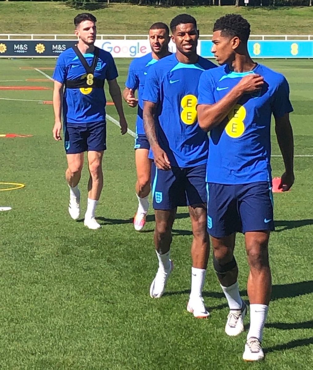 MadridXtra's tweet image. Jude Bellingham with his England teammates. 🏴󠁧󠁢󠁥󠁮󠁧󠁿