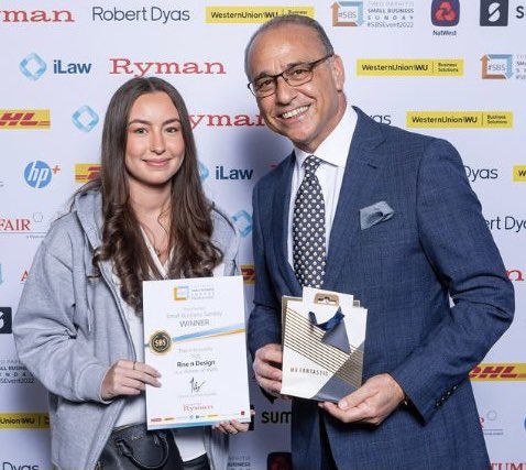 RisenDesign1's tweet image. 😂 you mean @TheoPaphitis  It’s 2 yrs tomorrow since I won his #SBS award. 
I have met him twice ( well 3 if you count seeing him on stage at the #SBSEvent2022  He is lovely and helps so many small businesses Sami