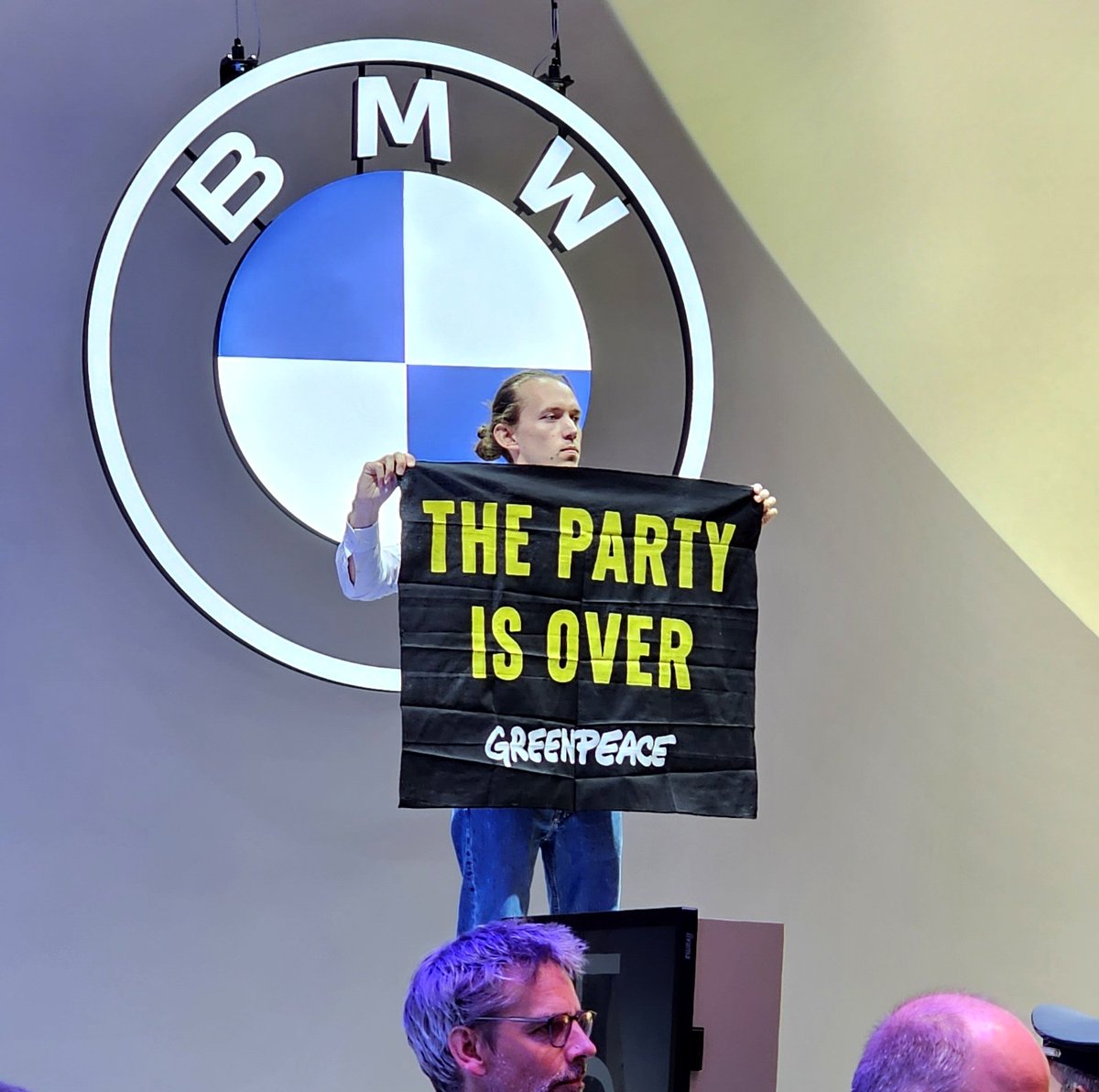 Brigitte Saar tweet media