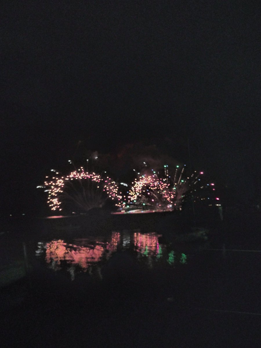 Isecity's tweet photo. 滋賀県長浜市　長浜・北びわ湖大花火大会に行ってきました。 https://t.co/jsiSXrg51W