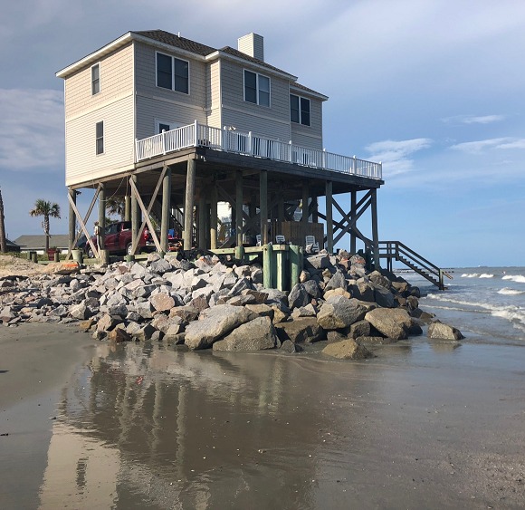 scelp's tweet photo. Would you build a beachfront house on these lots?

After a late 2018 renourishment, a group of Folly Beach property owners stepped forward to claim ownership of newly created dry ground and pursue development before the beach inevitably returns back to ocean.

(1/2) https://t.co/GNx6apdNz1