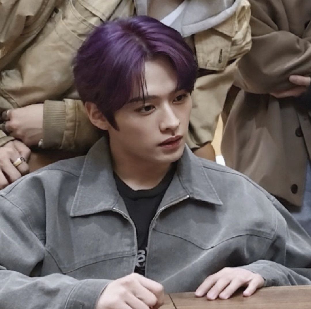 my_lovely_louis's tweet photo. #minsung мини ау, где джисон не может жить без оранжереи своих родителей, а минхо не может жить без джисона. https://t.co/Xj7ir57mTu