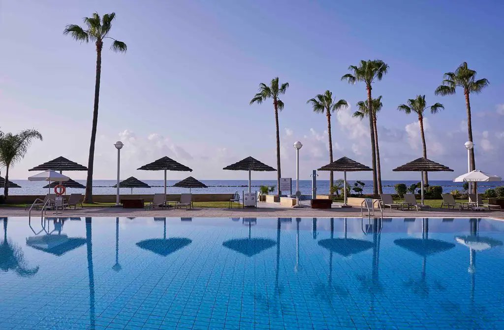 🌻⛱️Atlantica Miramare Beach
🌻Limassol Paphos Cyprus
🌻5th June 24 - 12th
🌻Two outdoor pools – one with a swim-up bar
🌻£797 per person
🌻A world of tranquillity awaits at the spa and health club
🌻Three restaurants, each stylishly decorated to convey its own unique ambience.