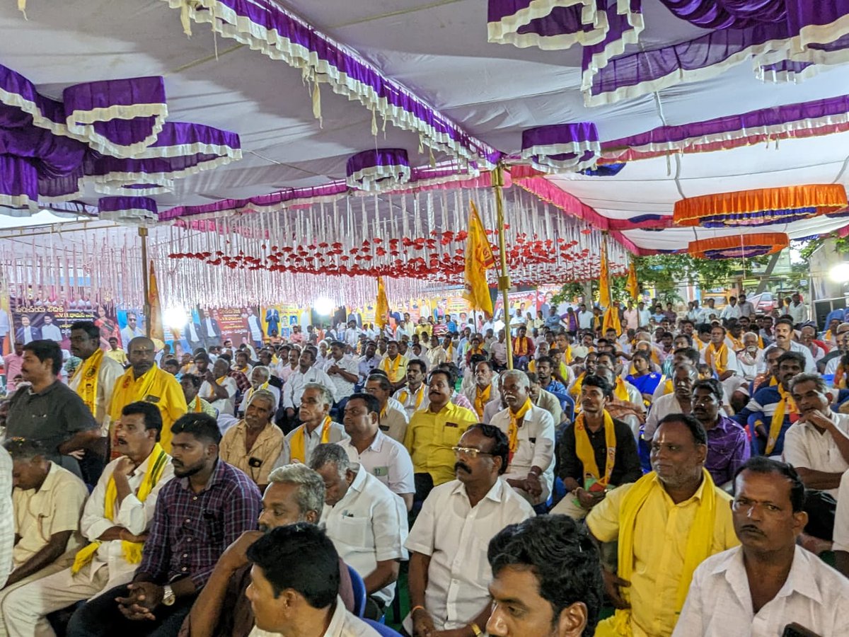 DrVMThomas's tweet photo. ✌✌ జై తెలుగుదేశం జై జై తెలుగుదేశం ✌✌
గంగాధర్ నెల్లూరు నియోజకవర్గం తెలుగుదేశం పార్టీ కుటుంబ సభ్యులకు నమస్కారములు  
గంగాధర నెల్లూరు నియోజకవర్గం వెదురుకుప్పం మండలం లో ప్రారంభమైన పరిచయవేదిక కు హాజరైన మన ఇంచార్జ్  గౌరవనీయులు  డాక్టర్ VM థామస్ గారు

#Thomas
#drthomas
#tdp https://t.co/A35q1csnyu