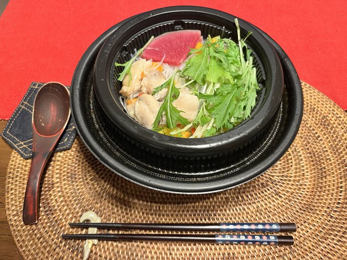 しっかり薬膳で麻辣でした。が、ちょっと塩気が多すぎるような…昨日からなんか味の濃いものにばかり当たる。 