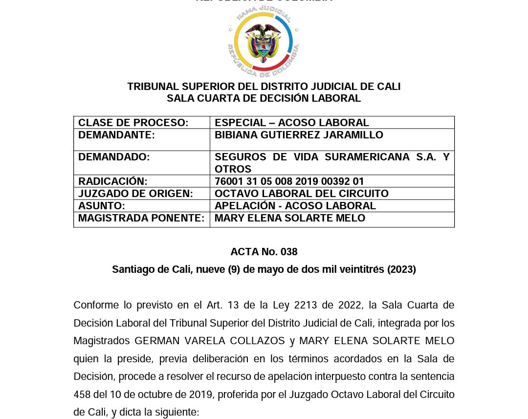 JurisprudenCol's tweet photo. Demostración de actos constitutivos del acoso laboral.

 “En la sentencia T-882 de 2006 la Corte hizo referencia a los estudios de Leiman uno de los precursores en el tema quien concluyó que los comportamientos que pueden constituir acoso laboral son entre otros los siguientes: “ataques verbales, insultos, ridiculización, críticas injustificadas, desacreditación profesional, amenazas constantes de despido, sobrecarga de trabajo, aislamiento social, falsos rumores, acoso sexual, no atender problemas físicos o de salud del trabajador y hasta agresiones físicas.

 Las víctimas a su vez suelen sufrir entre otros síntomas los siguientes: trastornos de sueño, dolores, síntomas psicosomáticos del estrés, pérdida de memoria, crisis nerviosas, síndrome de fatiga crónica, depresión y afectación de las relaciones familiares.” 

El acoso laboral constituye una práctica presente en los sectores público y privado, la cual de manera recurrente y de manera sistemática se ejercen contra un trabajador con actos de violencia psicológica que incluso pueden llegar a ser físicos, encaminadas a acabar con su reputación profesional y autoestima, agresiones que pueden generar enfermedades profesionales, en especial estrés laboral y que en muchos casos inducen al trabajador a renunciar. 

Entonces en el acoso laboral pueden encontrarse presentes entre otros los siguientes elementos: 1. Simetría de las partes. 2. Intensión de dañar. 3. Causación de un daño y 4. Carácter deliberado, complejo, continuo y sistemático de la agresión” lo anterior, para dejar ver que ante la demostración de la existencia de un acoso laboral lo que procede son una serie de sanciones, esto, una vez se evidencia la ocurrencia de la o las faltas, las cuales se limitan a multas. Por otro lado, las conductas deben encontrarse debidamente probadas, además que sean continuadas en el tiempo, lo cual permite su verificación por su ocurrencia sistemática, además que sea comprobable que el daño sufrido es a causa de las mismas.

https://t.co/kkUd04tXpT

Portal de actualización Jurisprudencial. Solicita tu suscripción aquí 👉 https://t.co/ZLnIInUBHO