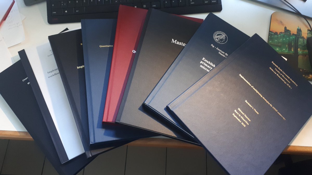 The last 10 days have been very intense: a fantastic #SMLMS2023 meeting and 3 more theses on my shelf! Sharing my knowledge with the students and learning from each one of them is undoubtedly one of this things I enjoy the most of my job