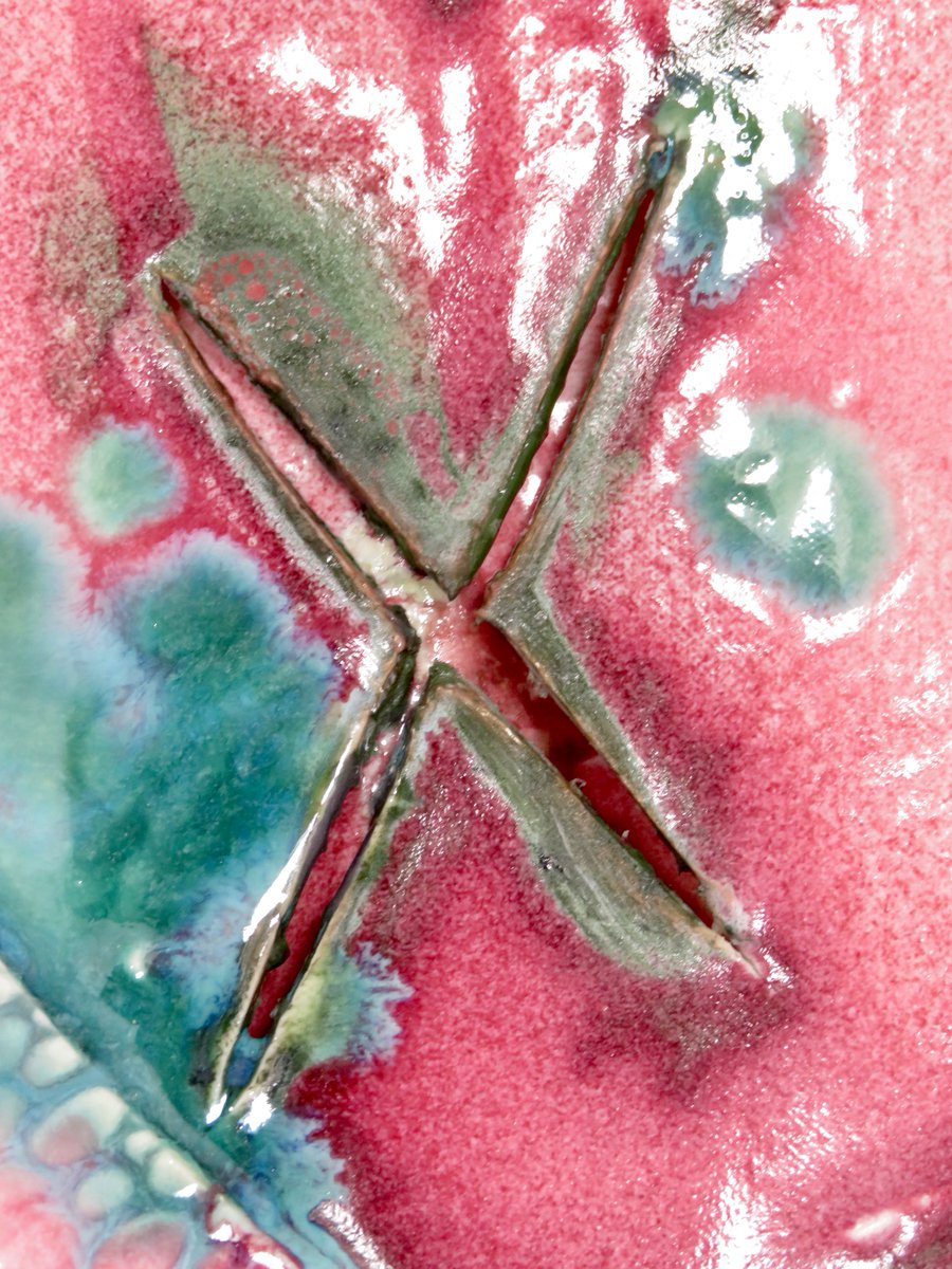 Bethlem_Gallery's tweet photo. 🎉Ceramics workshop with Keith Clapson!
📅30 Sept⏰11am - 1pm
Join Keith for a workshop taking inspiration from his new exhibition #TouchingTheSurface to create sculptural forms using balloons and plaster bandages. https://t.co/CgmR5qqCw1
#ceramics @MaudsleyNHS @maudsleycharity https://t.co/aVLUKpY4II