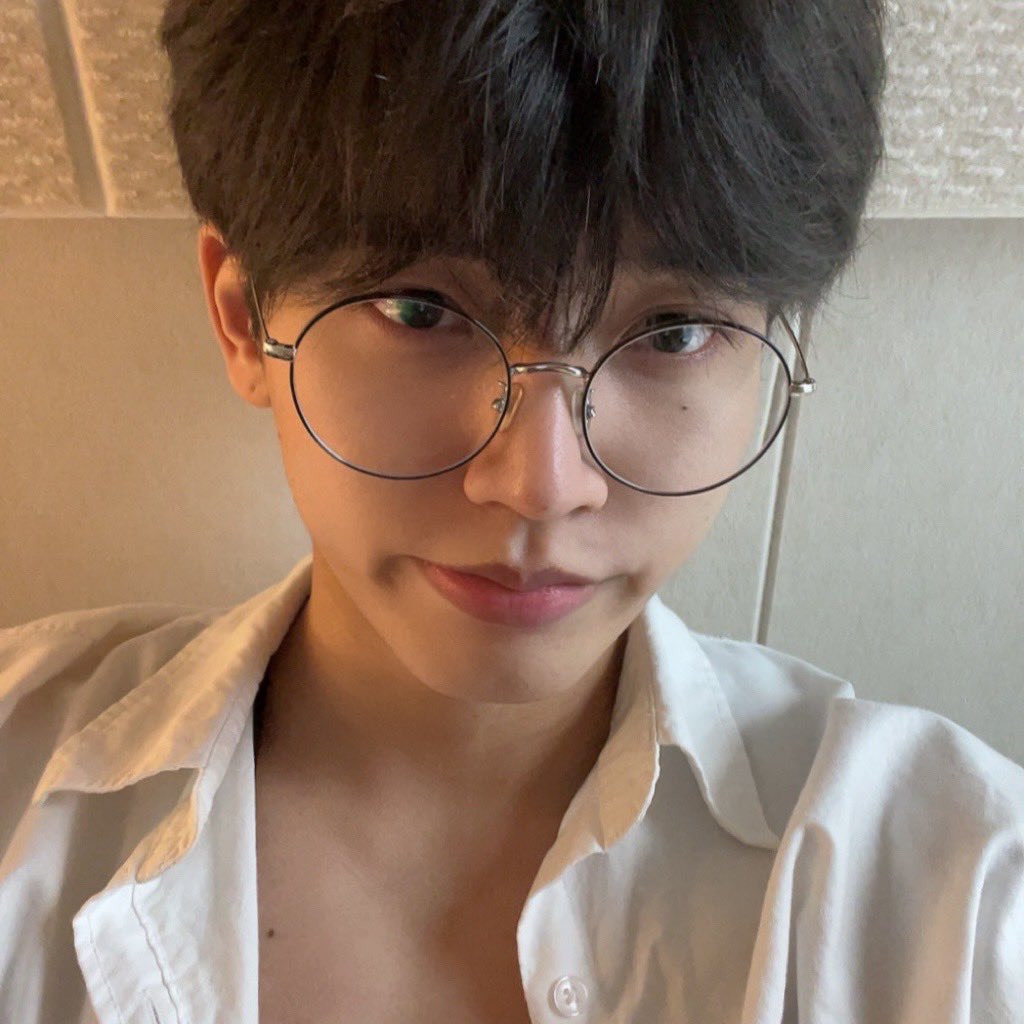 OmegaX_members's tweet photo. [#OX]

2주년 축하해😘

#OMEGA_X #오메가엑스
#혁 #HYUK https://t.co/duzKRGA5Xg