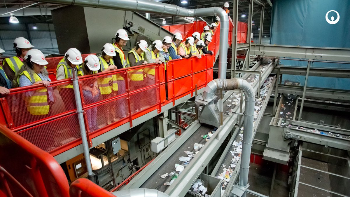 VeoliaUK's tweet photo. We’re opening the doors at #Southwark to reveal the wonderful world of recycling ♻️
Come see how we sort recycling before processing to transform something like an old plastic bottle into a new one, all part of our #PlastiLoop offering.
https://t.co/EYPqn59Lzg
@openhouselondon https://t.co/R2BlJB98yY