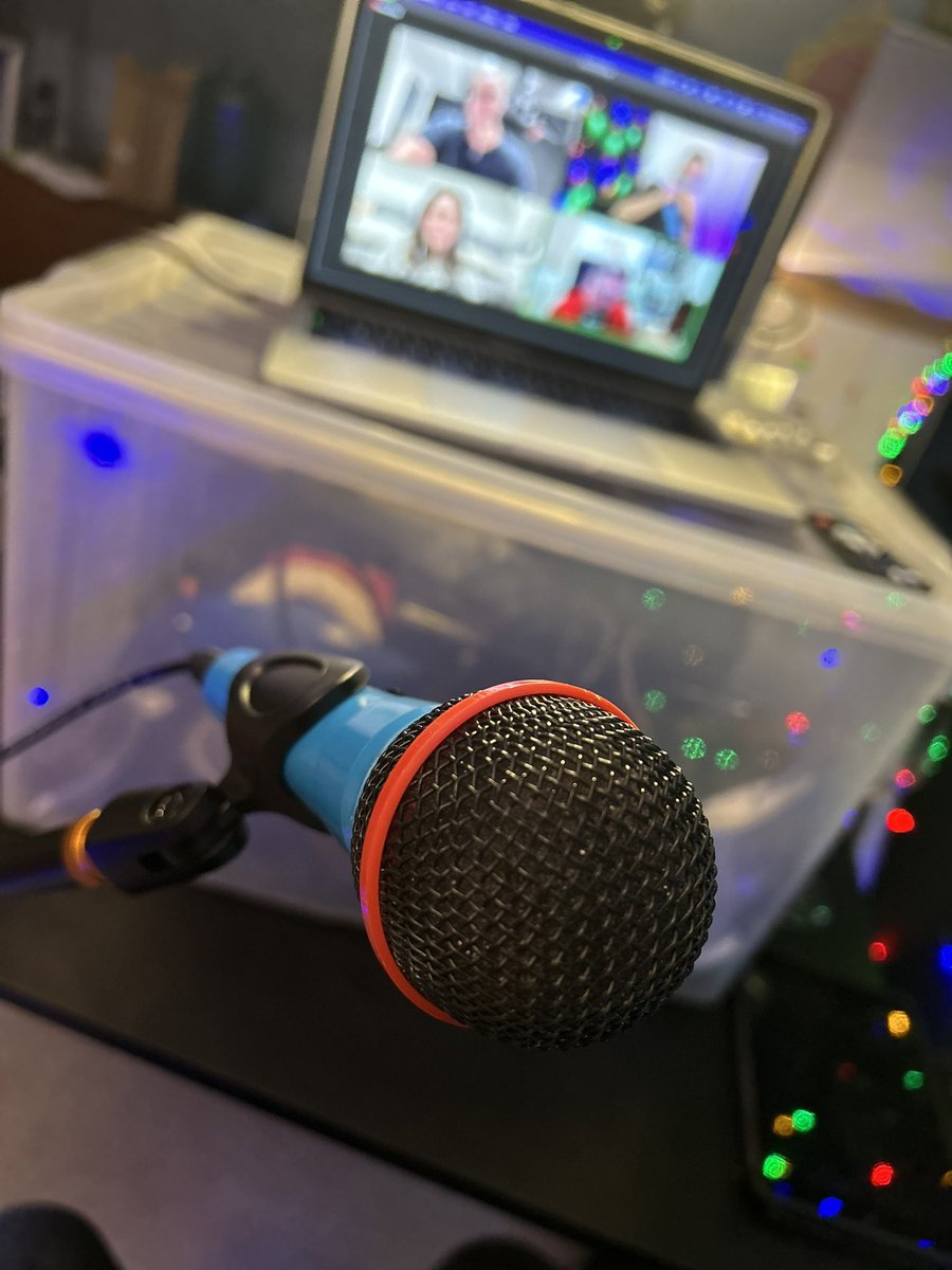 Damisnoe's tweet image. Mic’s out for the TV Blackbox podcast! @abbeytintin @rob_mcknight @SteveMolk @TV_Blackbox She’s a good one! 💥