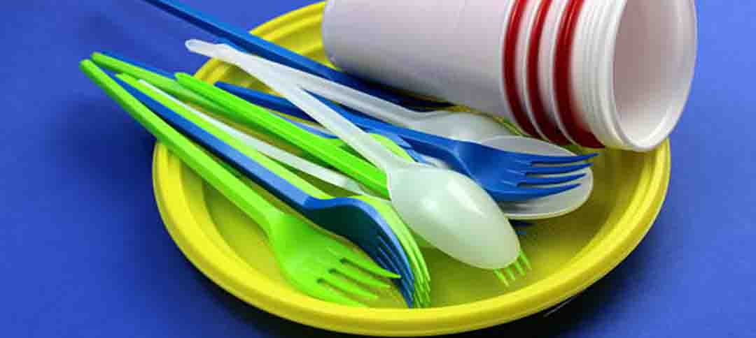 Vanaf 1 januari 2024 gelden nieuwe #regels voor #wegwerpplastic in #kantoren, #bedrijven, #verenigingen en #instellingen. Bekers en -bakjes die #plastic bevatten, mogen dan op deze plekken niet meer worden aangeboden. Wat betekent dit voor u? bizhm.nl/nieuwe-regels-…