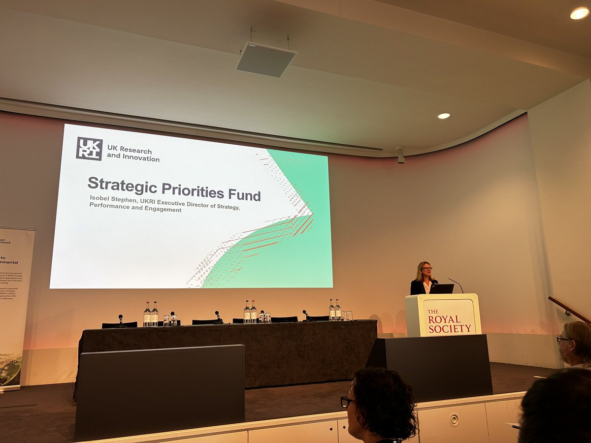 SPF Constructing a Digital Environment (@spfdigienv) on Twitter photo Keynote speaker Isobel Stephen presenting the keynote for the ‘Digital – the key to unlocking Environmental Policy Challenges’ event on the Strategic Priority Fund <a href="/SPFDigiEnv/">SPF Constructing a Digital Environment</a> <a href="/NERCscience/">Natural Environment Research Council</a> #DUEC Keynote speaker Isobel Stephen presenting the keynote for the ‘Digital – the key to unlocking Environmental Policy Challenges’ event on the Strategic Priority Fund <a href="/SPFDigiEnv/">SPF Constructing a Digital Environment</a> <a href="/NERCscience/">Natural Environment Research Council</a> #DUEC