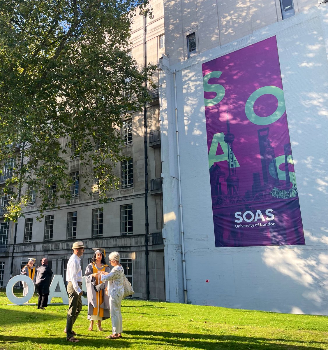It's a beautiful sunny day to mark the start of our week of SOAS Graduation Ceremonies. ☀️ 

📷 Don't forget to share your day at #SOASGrad