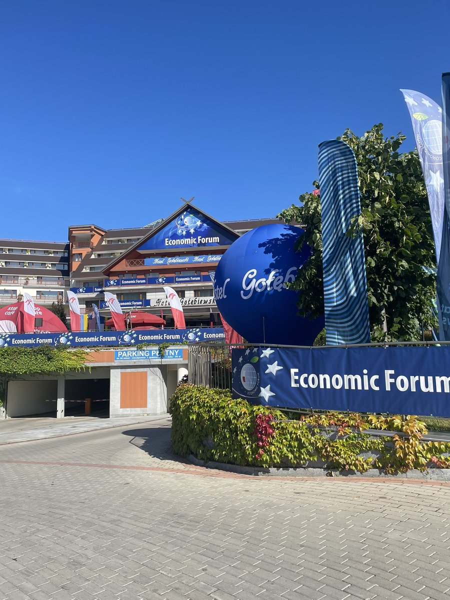 snowosinska's tweet photo. Dzień dobry z @Economic_Forum_ . https://t.co/ogN2dansj1
