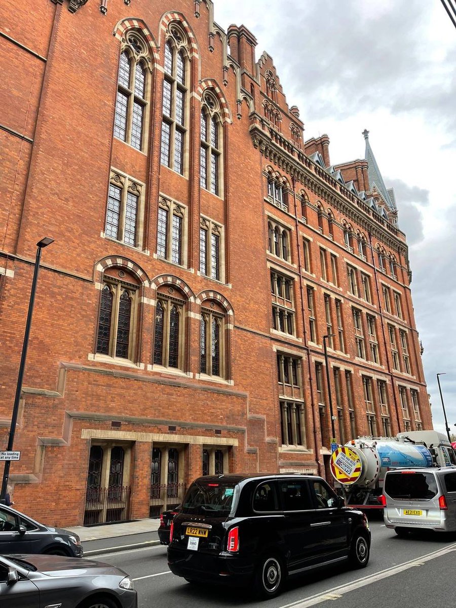 Celeste_luna27's tweet photo. british library
#libray
#peaceful
#beauty
#view https://t.co/YJjqBQYg4H