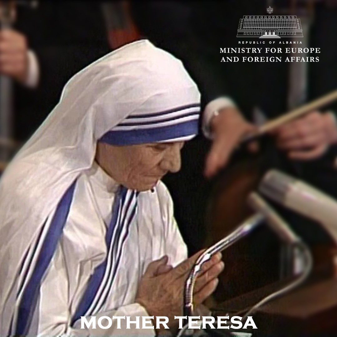 🕯️On this special day dedicated to Mother Teresa, let us not only pay tribute to her memory but also contemplate the profound influence of love & compassion in striving for a more peaceful world. 'We do not need guns and bombs to bring peace, we need love and compassion'.🙏