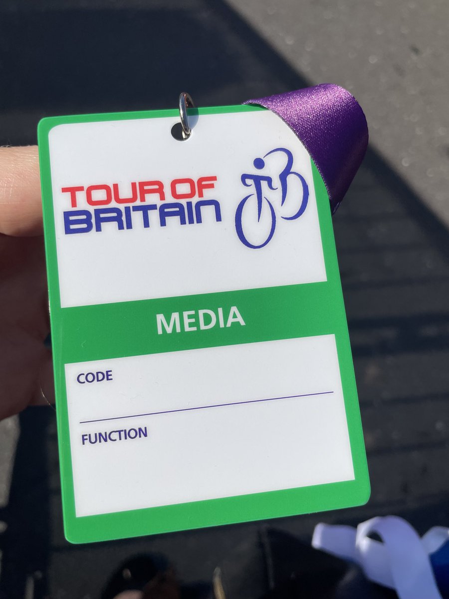 vickyvmjohnson's tweet photo. Joys of freelancing - every day’s different! #tourofbritain ⁦@looknorthBBC⁩ https://t.co/O1B9TPMXaM