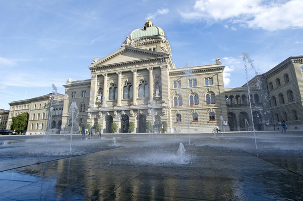 Die #Kreislaufwirtschaft verzögert sich durch die verschobene Diskussion in der UREK-S weiter. Mit der Koalition «Lang leben unsere Produkte!» wollen wir, dass die USG-Revision über Recycling hinausgeht und Wiederverwendung und Reparatur fördert.  bitly.ws/TVMm