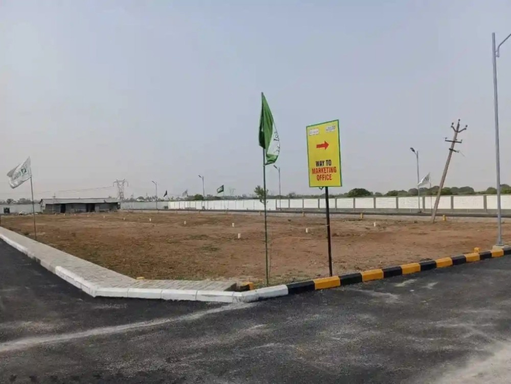 propji's tweet photo. 🏞️ Ready to invest in CMDA and RERA approved plots in Parivakkam? Look no further! 🌟
🏡 Plot sizes: 500 to 1565 Sq.Ft
🌳 Lush green surroundings
Schedule your site visit today and make your dream a reality! 
https://t.co/8vcGHe5PSU or +917550002340
#ParivakkamPlots #RealEstate https://t.co/N26hLWjRrc