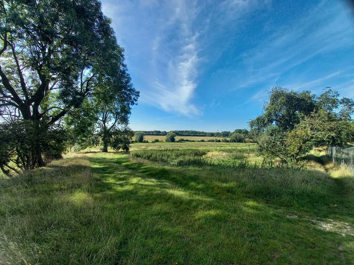 This is where @westnorthants are considering allowing 9 enormous black #warehouses, up to 18m high + parking for nearly 1000 cars and HGVs.
It's also a #floodplain &amp; development is not #NetZero &amp; will be #biodiversity net loss. #disgrace