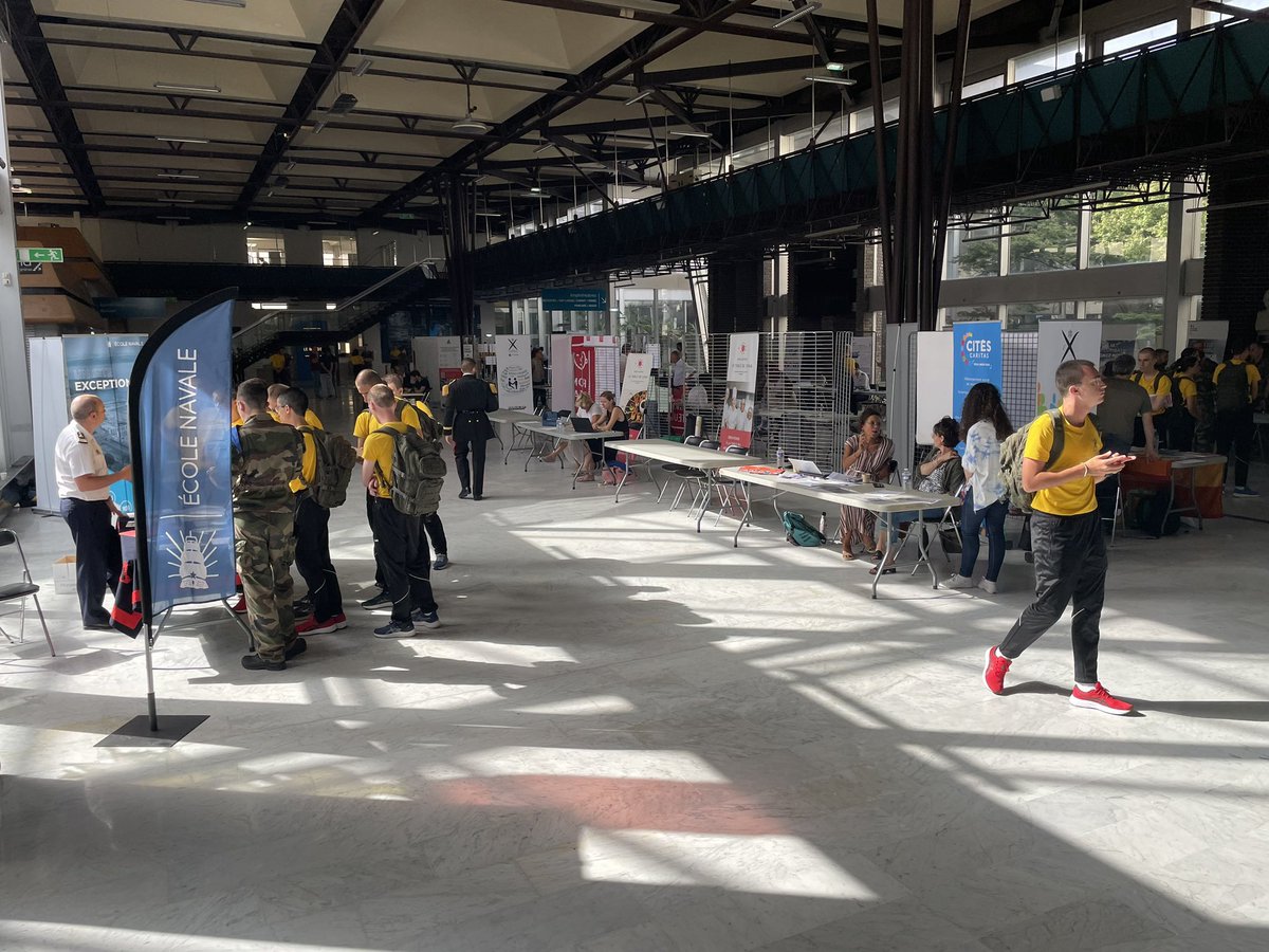 jftavernier's tweet photo. Au forum des partenaires de la formation humaine Civile et Défense de @Polytechnique pour représenter @acstrasbourg et @toutelalsace qui accueillent 7 élèves polytechniciens en cette rentrée pour une école de l’excellence dans nos territoires @OlivierFaron @DAASEN67 https://t.co/baNnuQHgs7