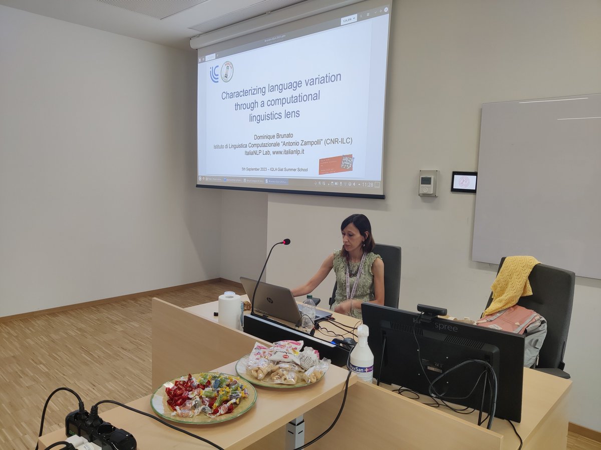 Now let's welcome Professor Dominique Brunato who is going to give us a lecture titled "Characterizing language variation through a computational linguistics lens". 😊💻📚