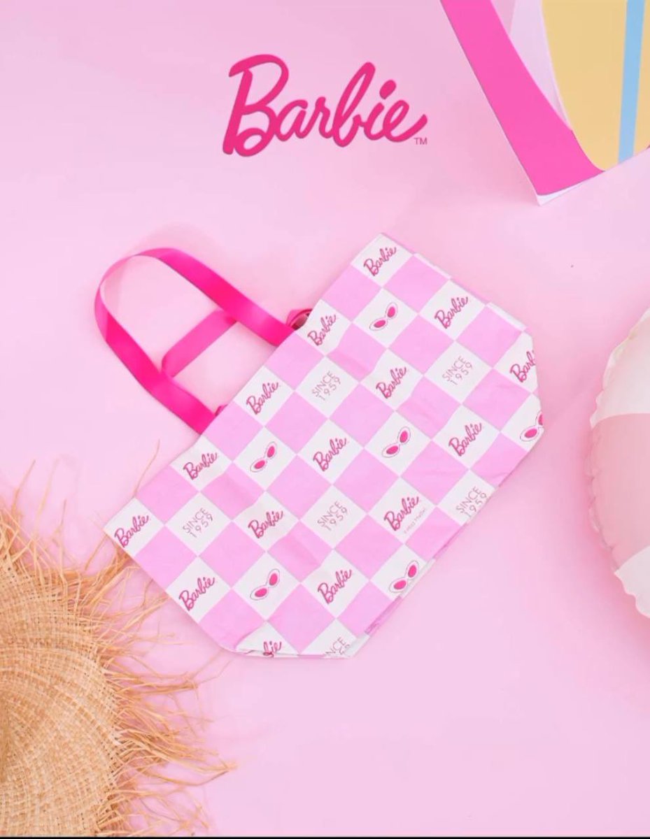 theiceraf's tweet photo. Cute sangat #Barbie tote bag ni. Girls, korang boleh bawa pergi shopping

RM49 and get two bags 🥰❤️ https://t.co/IbuW6LOheE