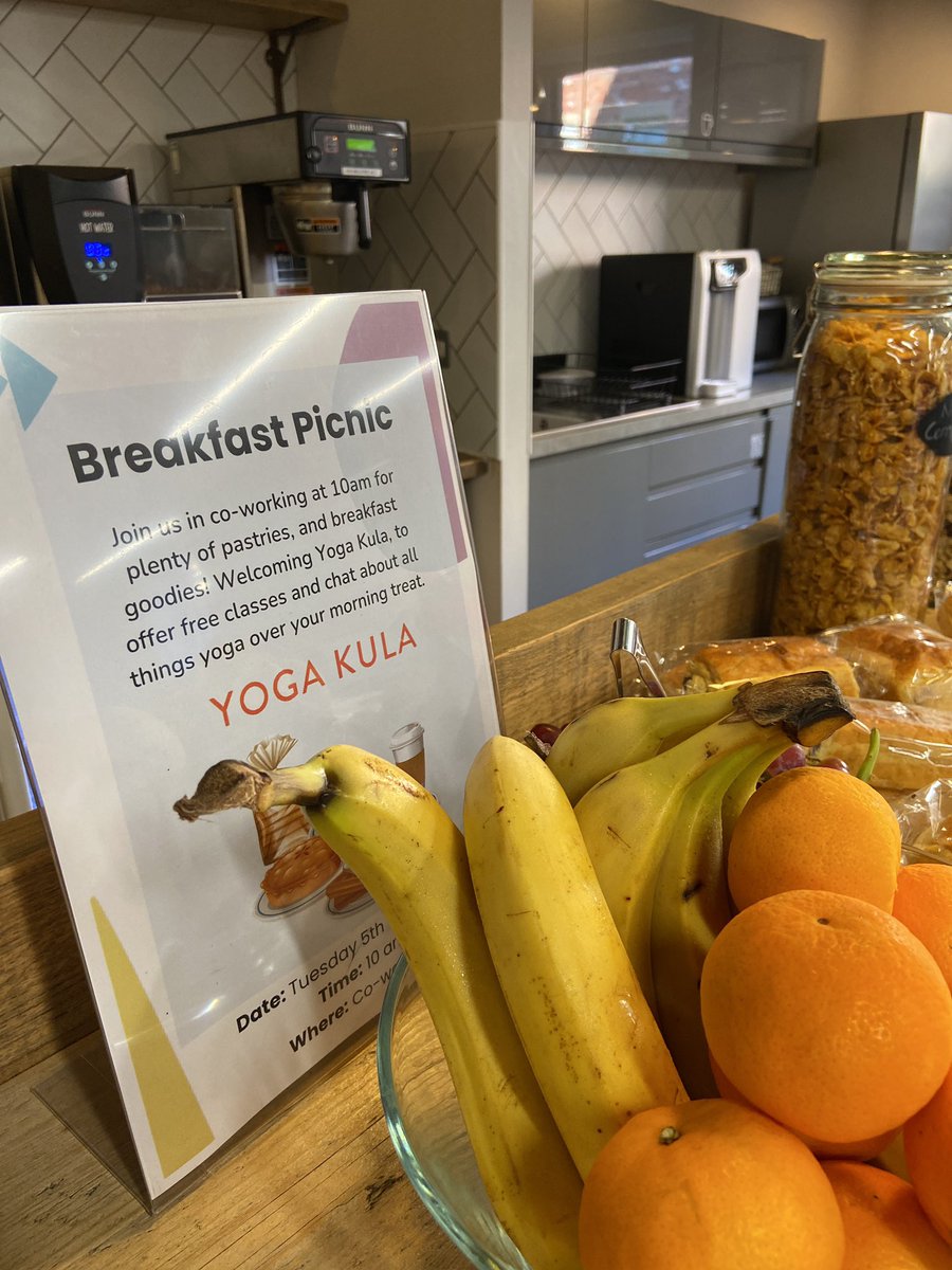 WizuWorkspace's tweet image. Our first September event is in full swing, with pastries galore and a visit from Yoga Kula VSQ at our Number 32 space in Leeds City Centre!🥐🍉🍓🥯 

#memberevent