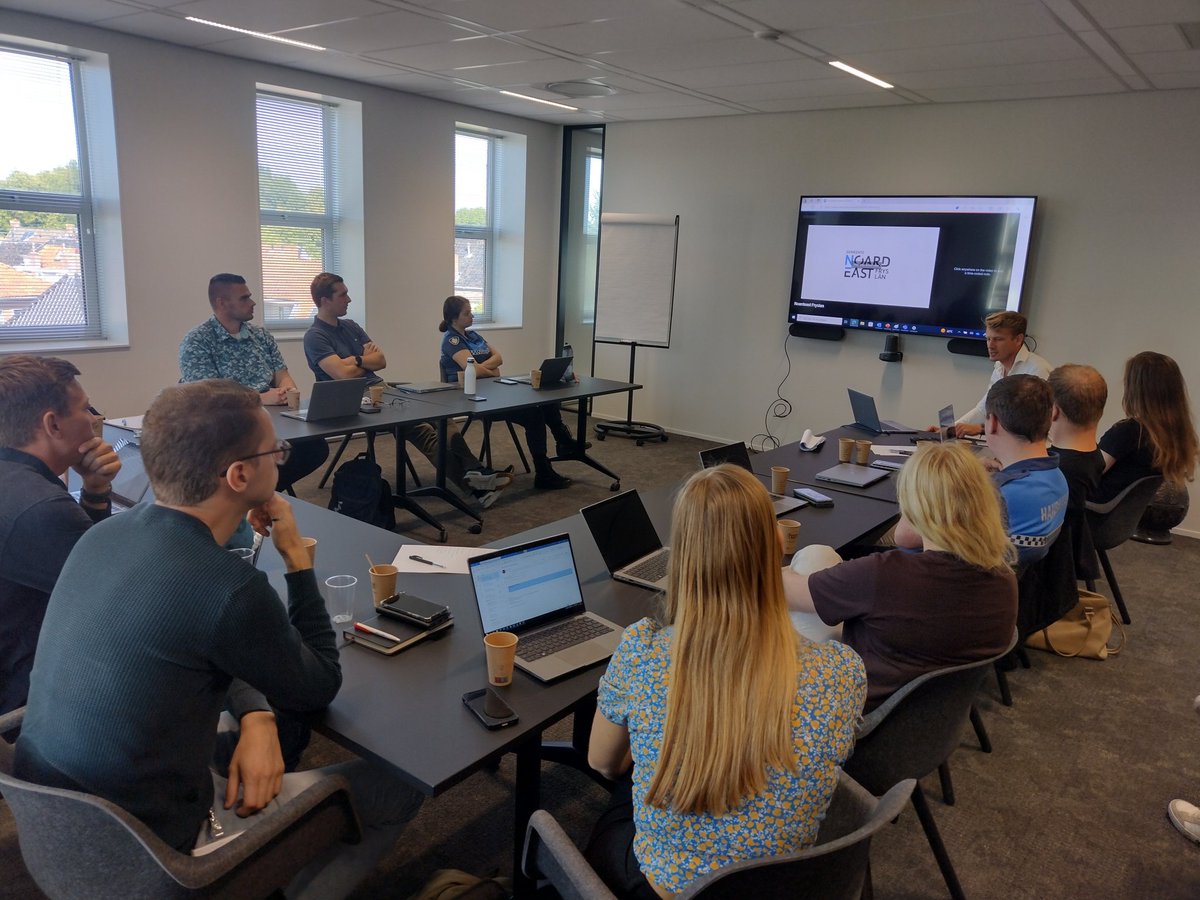 SytzeDijkstra's tweet photo. Training politieke sensitiviteit voor (nieuwe) ambtenaren @noardeast Fijne samenwerking tussen bestuursadviseurs en griffie @riednoardeast https://t.co/FzzFcIDYhC
