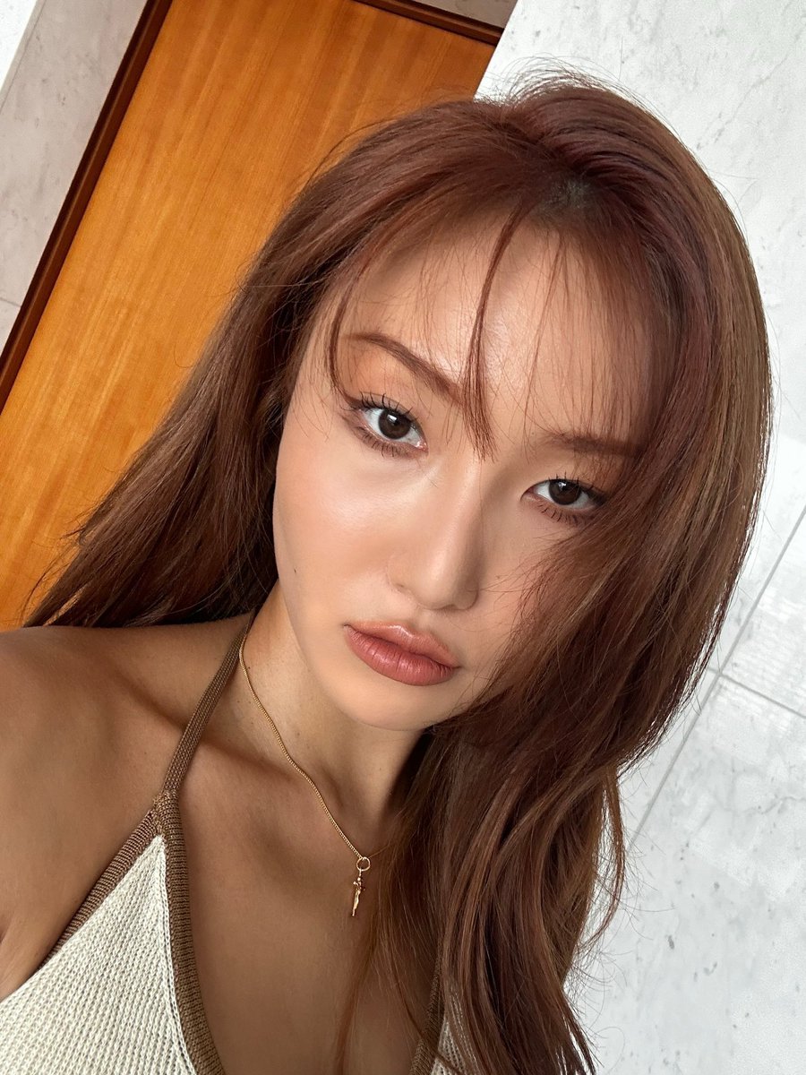 hwabyulsource's tweet photo. the face card

#MAMAMOO #MOONBYUL #HWASA
#마마무 #문별 #화사 @RBW_MAMAMOO https://t.co/jJynwvKtNP