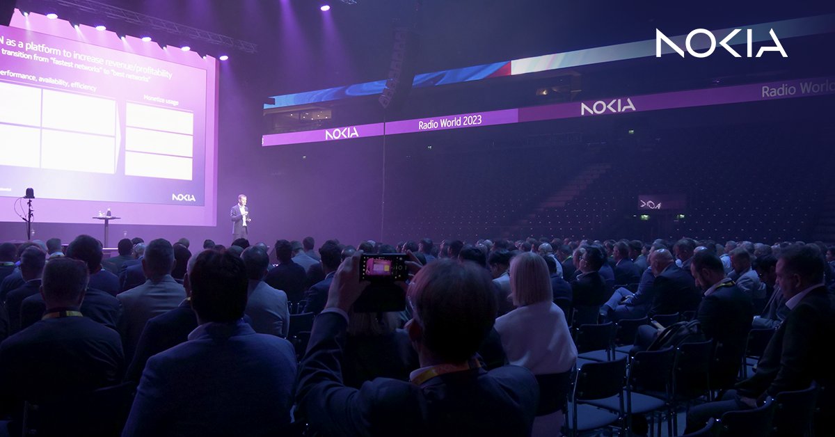 nokianetworks's tweet photo. At #NokiaRadioWorld Mark Atkinson, our SVP of Radio Access Networks, explained how our efficient, high-performance RAN technology helps our customers enhance &amp; monetize the value of their #5G networks. More about #AirScale Baseband: https://t.co/naEL9QVqWM https://t.co/spM6fbwF3l