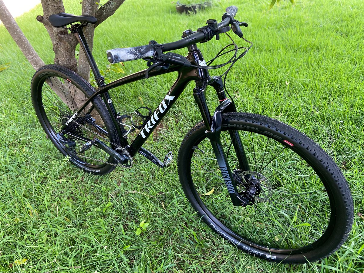 TrifoxBike's tweet photo. Having a bike that's light as a feather yet tough as nails is a game changer.
-Trifox Ultra Light 29er Carbon Hardtail MTB Frame SDY20 🚵
🛒 https://t.co/7l8bvIOXp3
#ultralightframes #carbonhardtail #mtbframe #mountainbiking #smh #bikethatrunsonwater #mountainbikeride #cycling https://t.co/8B72wcSDdu