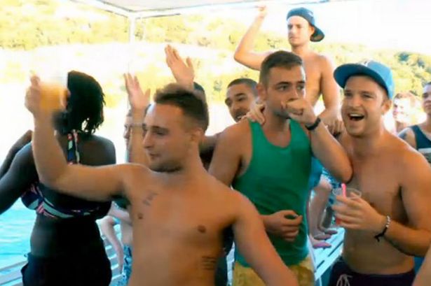 dailystar's tweet photo. Bars in #Kavos were found to be collecting holidaymakers' leftover drinks to serve as shots 

#Alcohol #Travel #TravelNews #PartyTowns #holidays #Greece #Corfu 

https://t.co/7EXGEe90kU https://t.co/T0oV61qBQ2