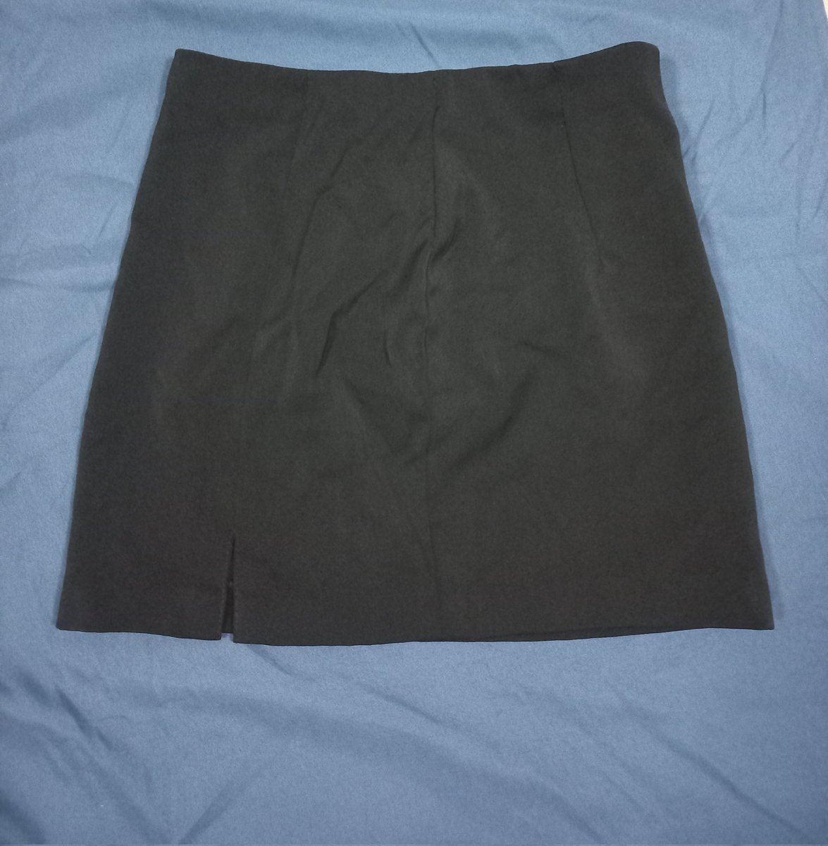 Frunggg1's tweet photo. กระโปรงนักศึกษาทรงเอ เอว29 ยาว16 100รวมส่งค่าา #ส่งต่อเสื้อผ้ามือ2 #ส่งต่อเสื้อผ้ามือสองสภาพดี #ส่งต่อเสื้อผ้ามือสองราคาถูก #ส่งต่อเสื้อผ้า #กระโปรงนักศึกษา #กระโปรงนักศึกษามือสอง #กระโปรงทรงเอ https://t.co/J8477zvKu7