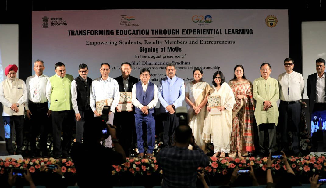 Witnessed the signing of MoUs between <a href="/EduMinOfIndia/">Ministry of Education</a>, <a href="/MSDESkillIndia/">Skill India</a> and industry partners <a href="/Adobe/">Adobe</a>, <a href="/Cisco/">Cisco</a>, <a href="/salesforce/">Salesforce</a> and <a href="/MicrosoftIndia/">Microsoft India and South Asia</a> for making India’s #YuvaShakti industry, job and future-ready. 

These agreements are a part of the continuous efforts to bridge skill gaps