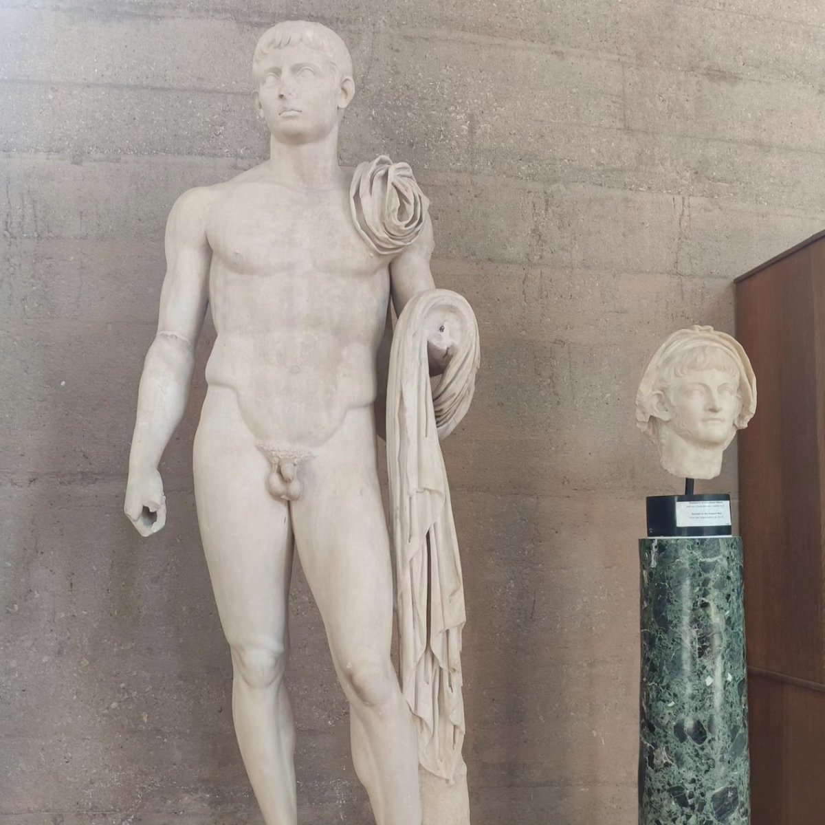 koductive's tweet photo. Parceque je n'avais pas partagé avec vous notre séjour en Grèce et que la culture, c'est important. https://t.co/aoybK0f2Ox